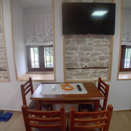 Arpet Guesthouse Gjirokastër Exteriér fotografie
