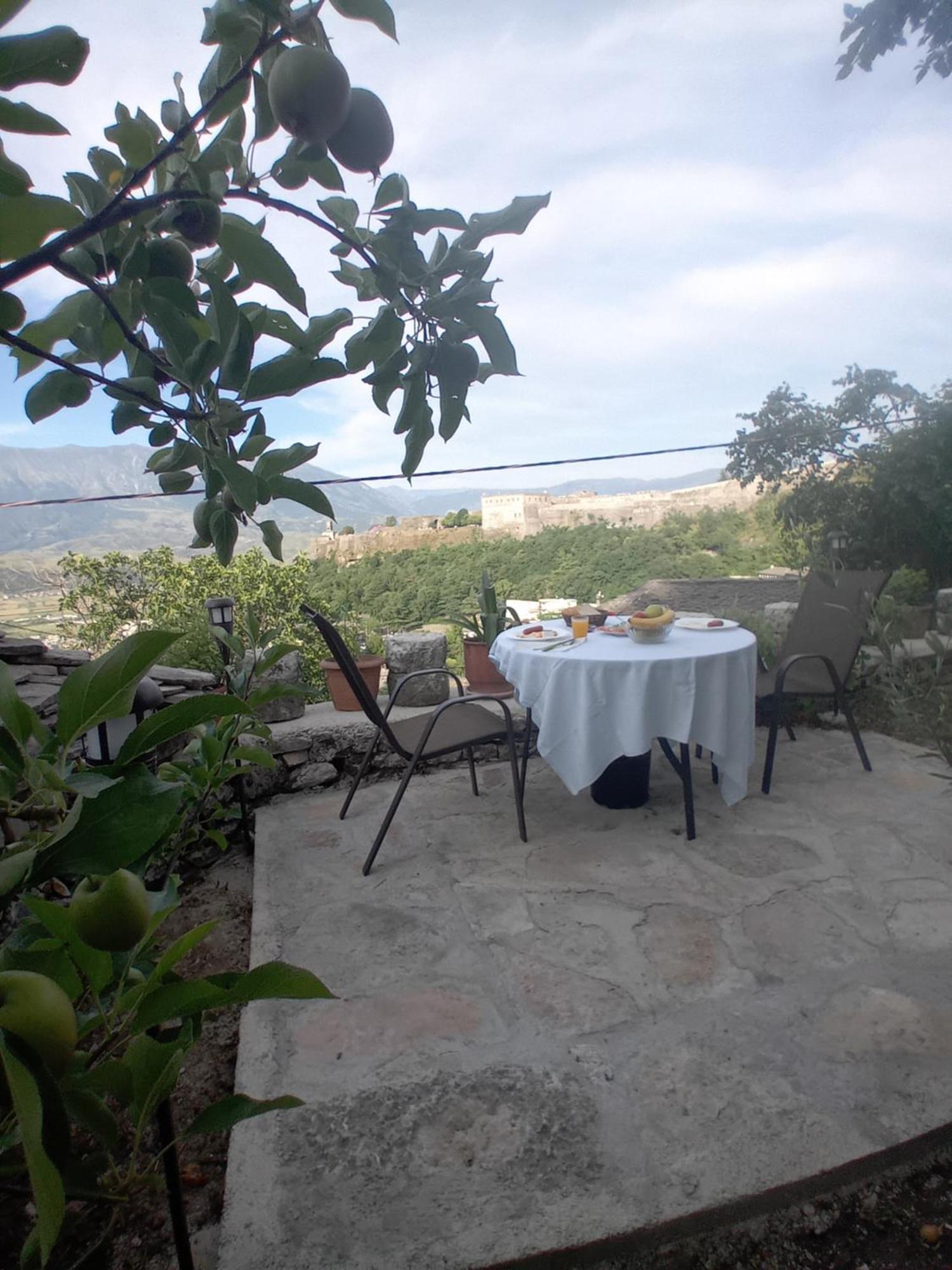 Arpet Guesthouse Gjirokastër Exteriér fotografie