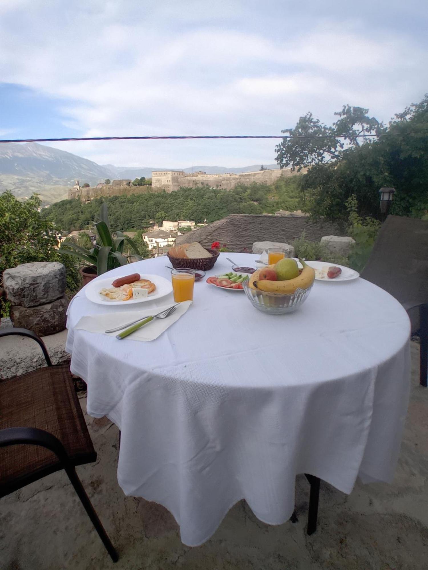 Arpet Guesthouse Gjirokastër Exteriér fotografie
