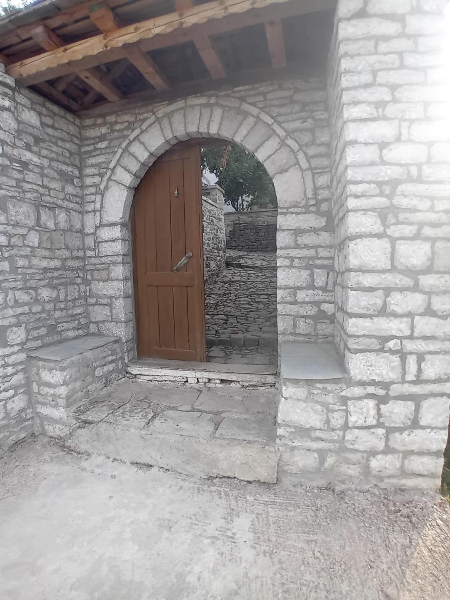Arpet Guesthouse Gjirokastër Exteriér fotografie