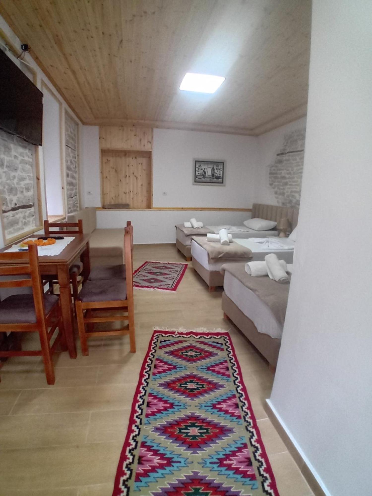 Arpet Guesthouse Gjirokastër Exteriér fotografie