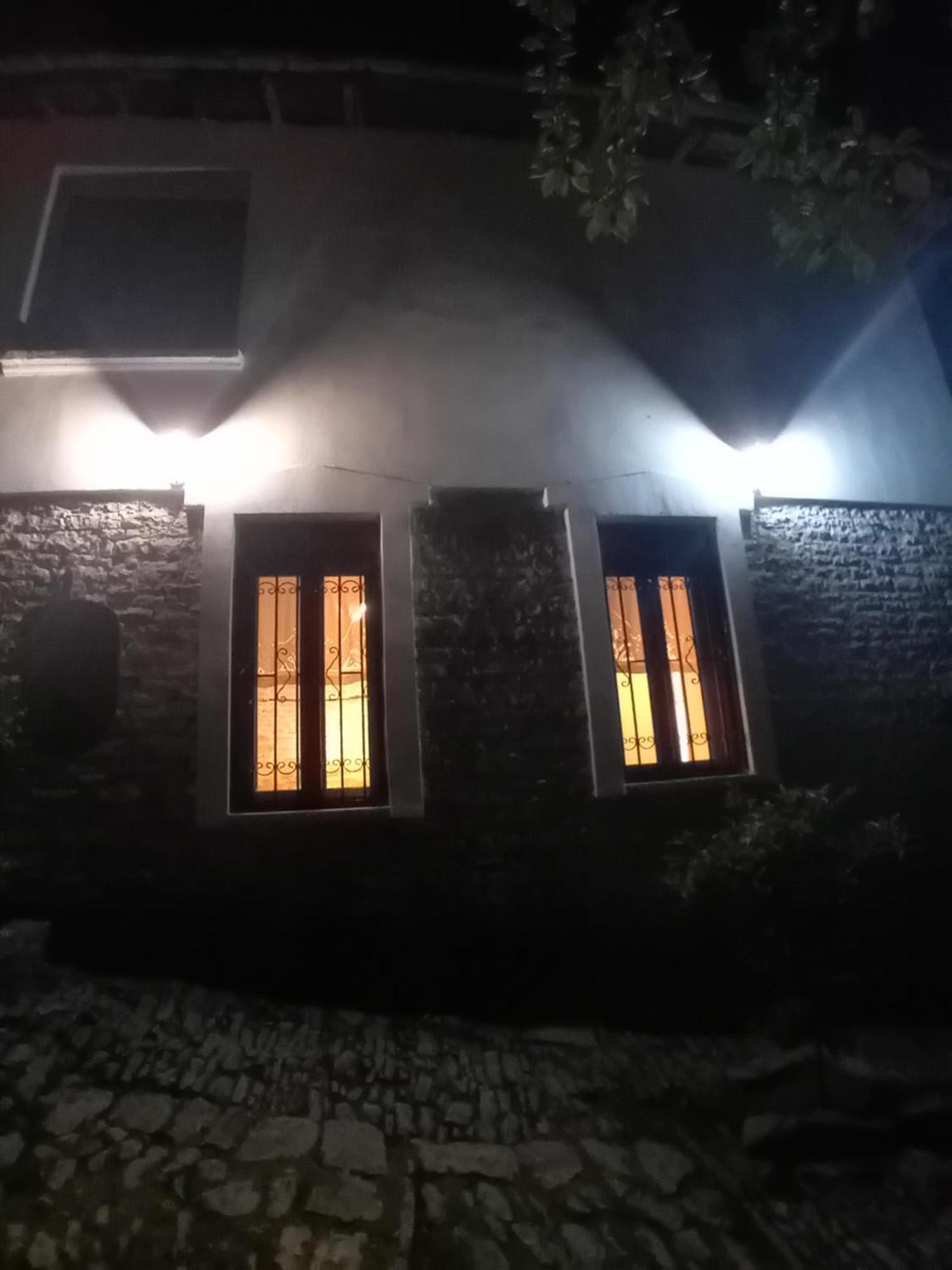 Arpet Guesthouse Gjirokastër Exteriér fotografie