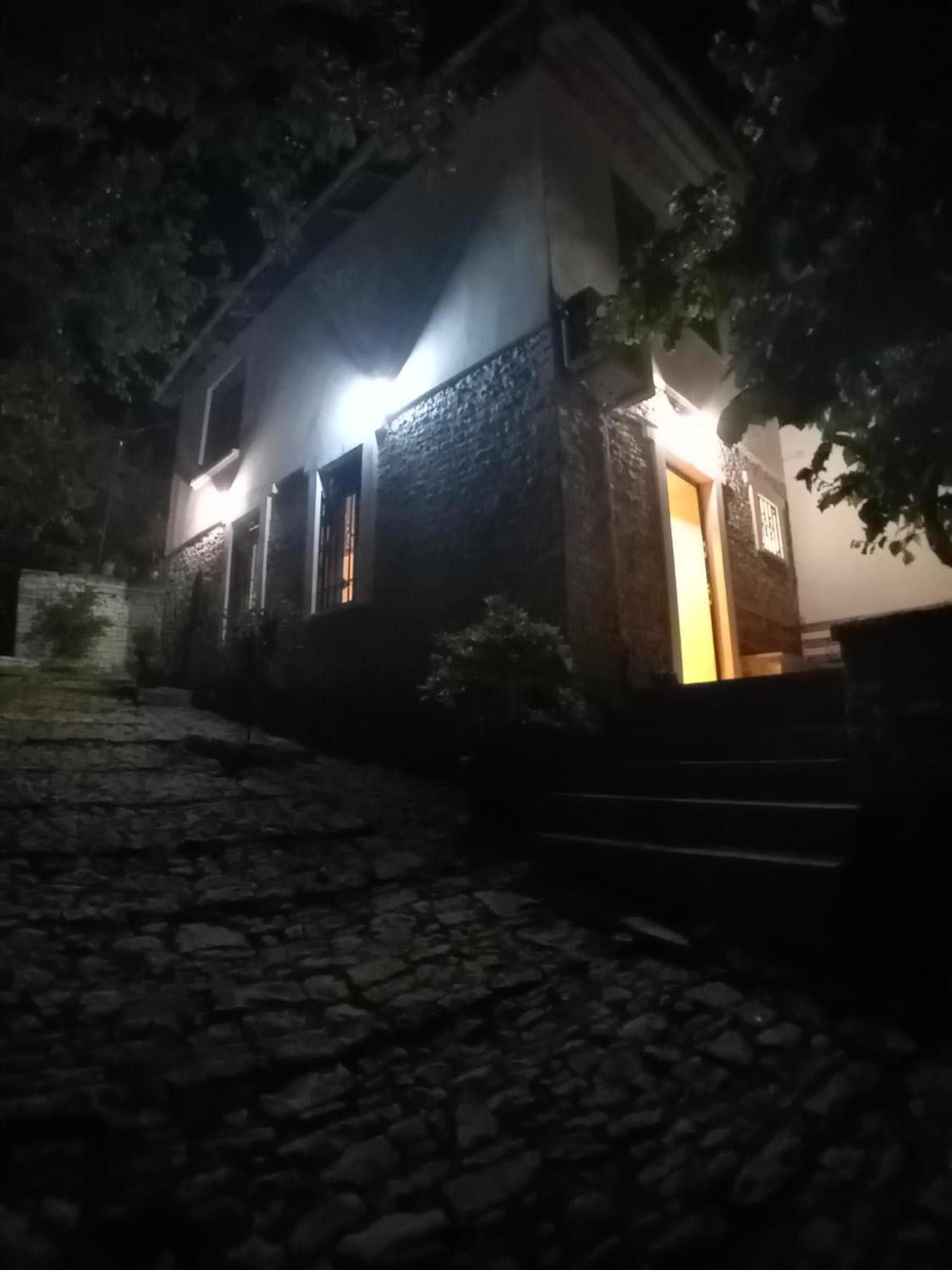 Arpet Guesthouse Gjirokastër Exteriér fotografie
