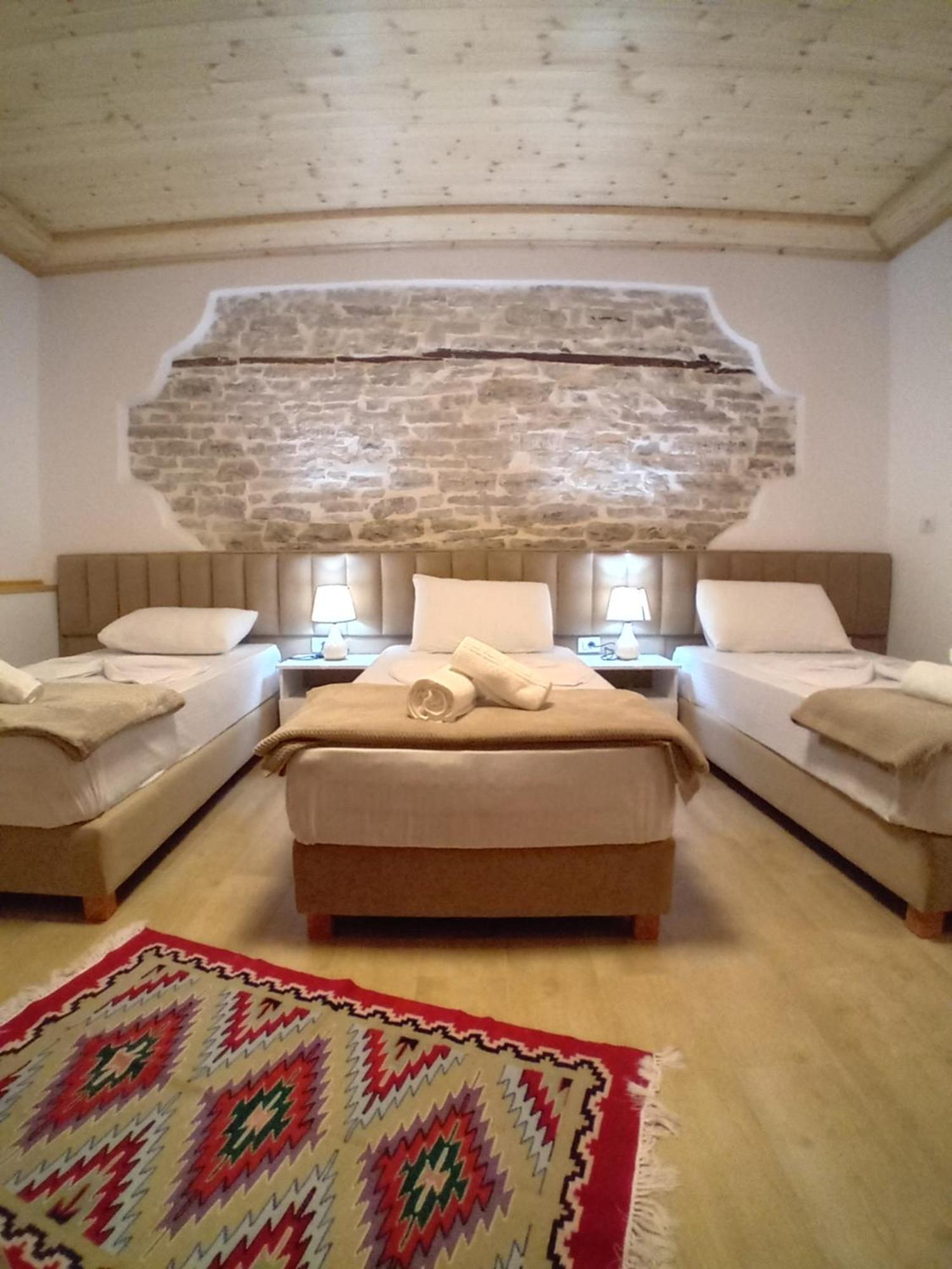 Arpet Guesthouse Gjirokastër Exteriér fotografie