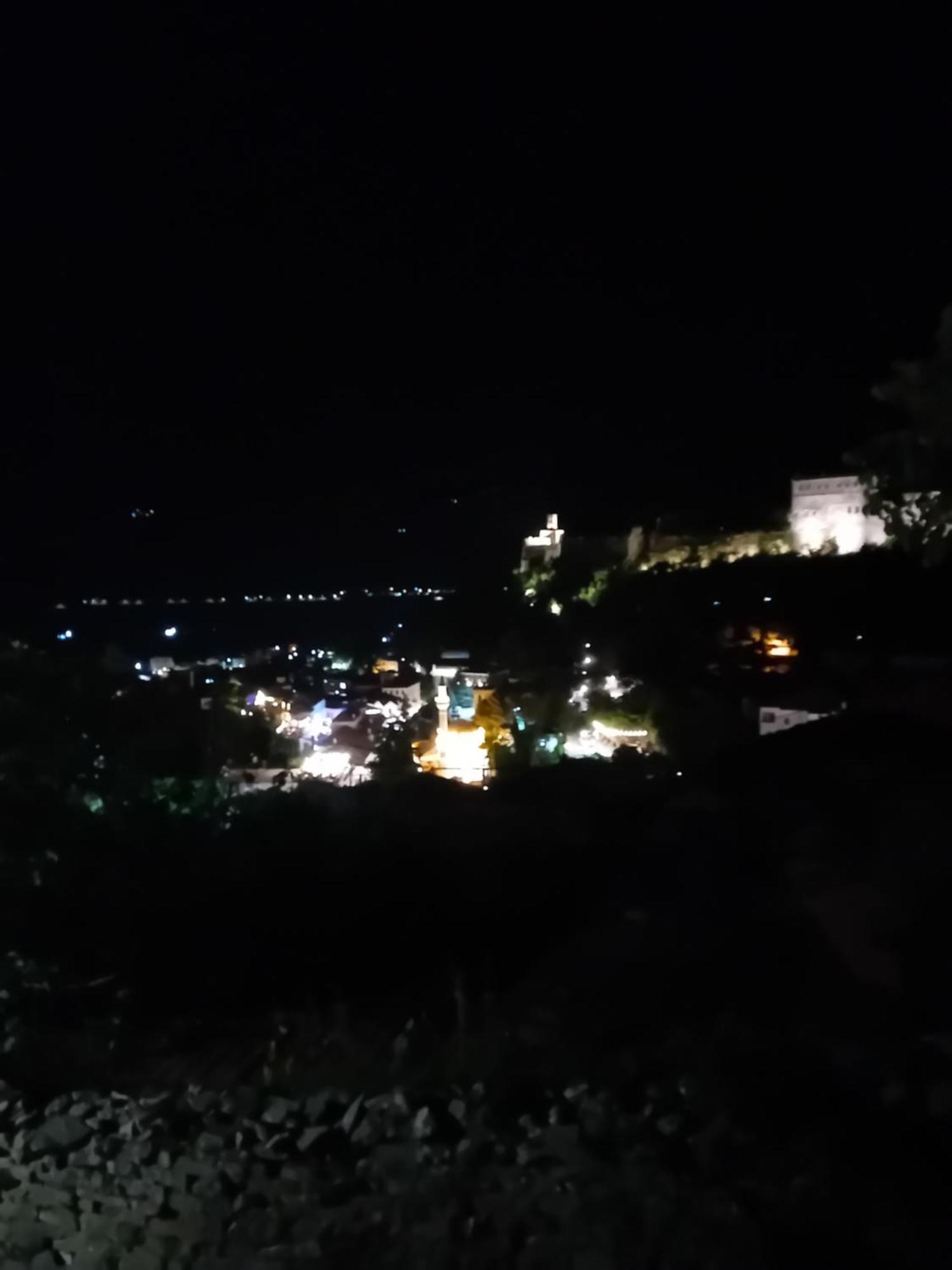 Arpet Guesthouse Gjirokastër Exteriér fotografie