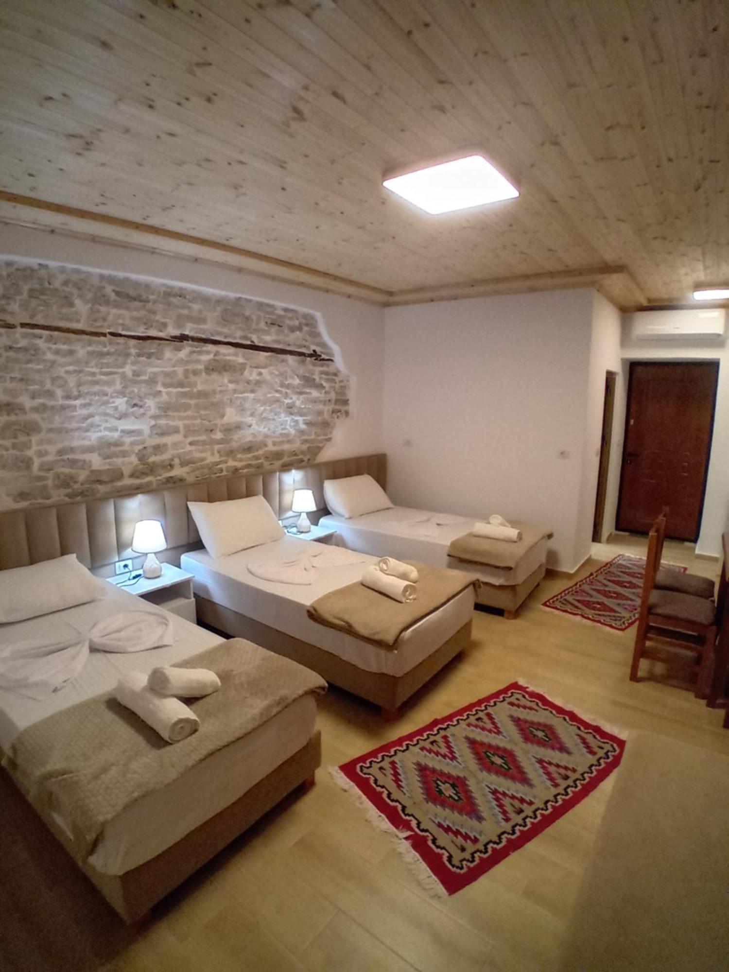 Arpet Guesthouse Gjirokastër Exteriér fotografie